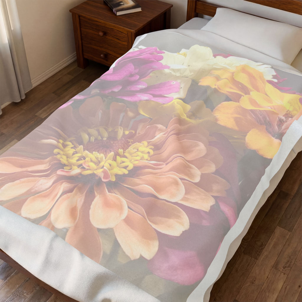 Elegant Floral Bloom Velveteen Plush Blanket