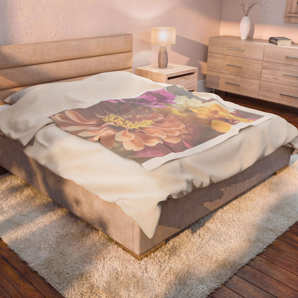 Elegant Floral Bloom Velveteen Plush Blanket